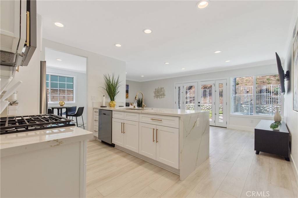 Canyon Country, CA 91387,15353 Violetlane WAY