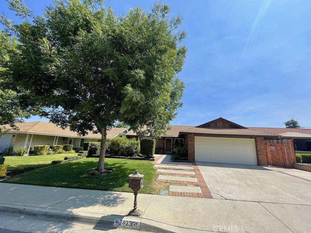 Newhall, CA 91321,24336 Jennifer PL