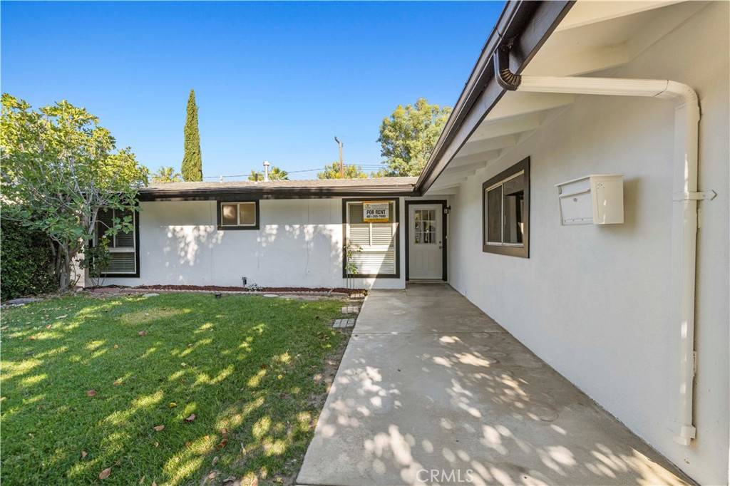 Canyon Country, CA 91351,27416 Dewdrop AVE