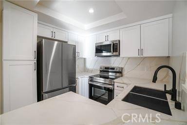 Woodland Hills, CA 91367,22100 Burbank BLVD #233D