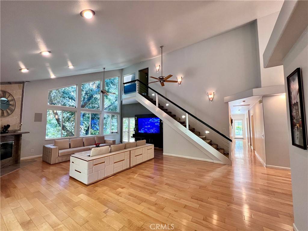 Studio City, CA 90068,7718 Skyhill DR