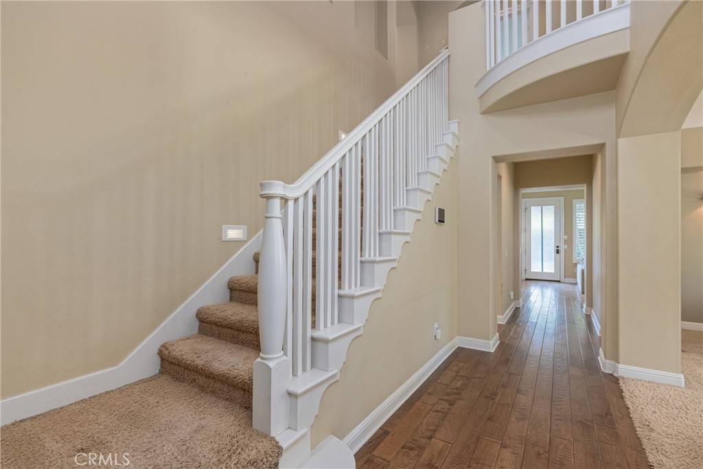 Valencia, CA 91381,26190 Lone Rock CT