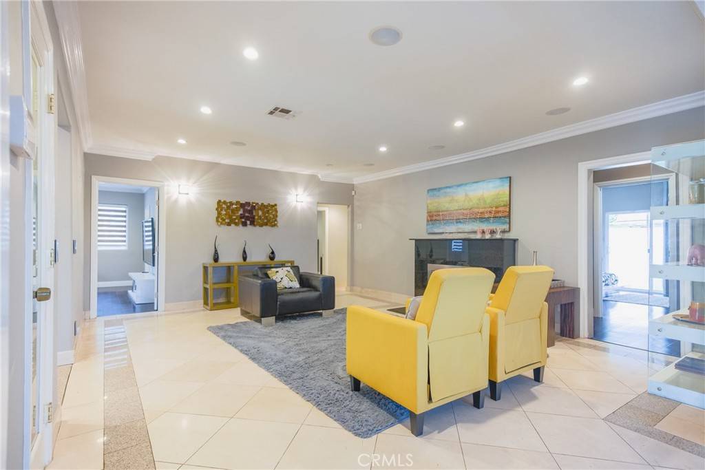 Studio City, CA 91604,3959 Tropical DR