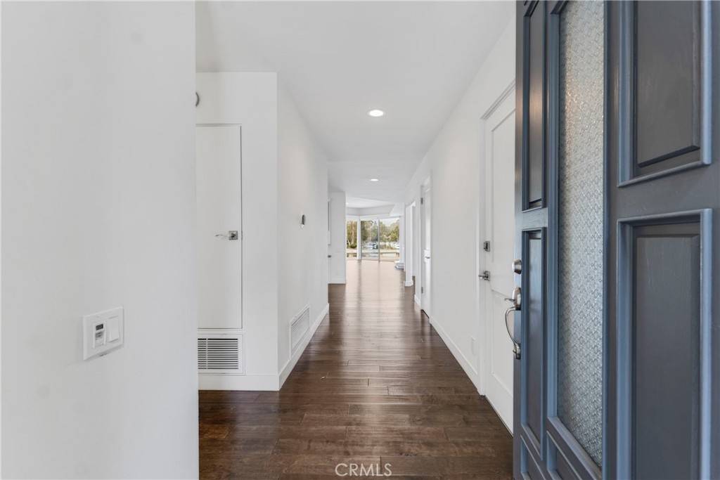 Westlake Village, CA 91361,32200 Oakshore DR