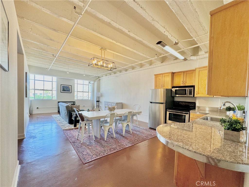 Los Angeles, CA 90013,312 W 5th ST #323
