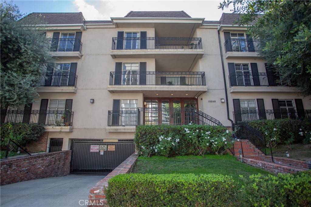 Sherman Oaks, CA 91403,15248 Dickens ST #105