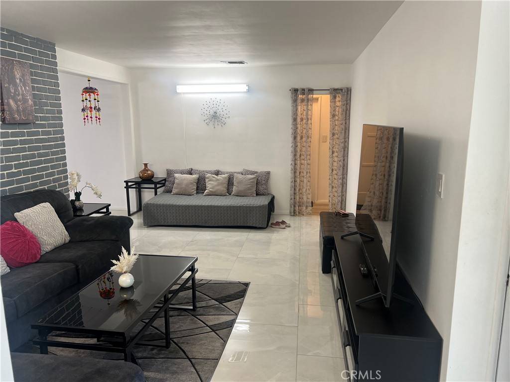 Northridge, CA 91324,18763 Sunburst ST