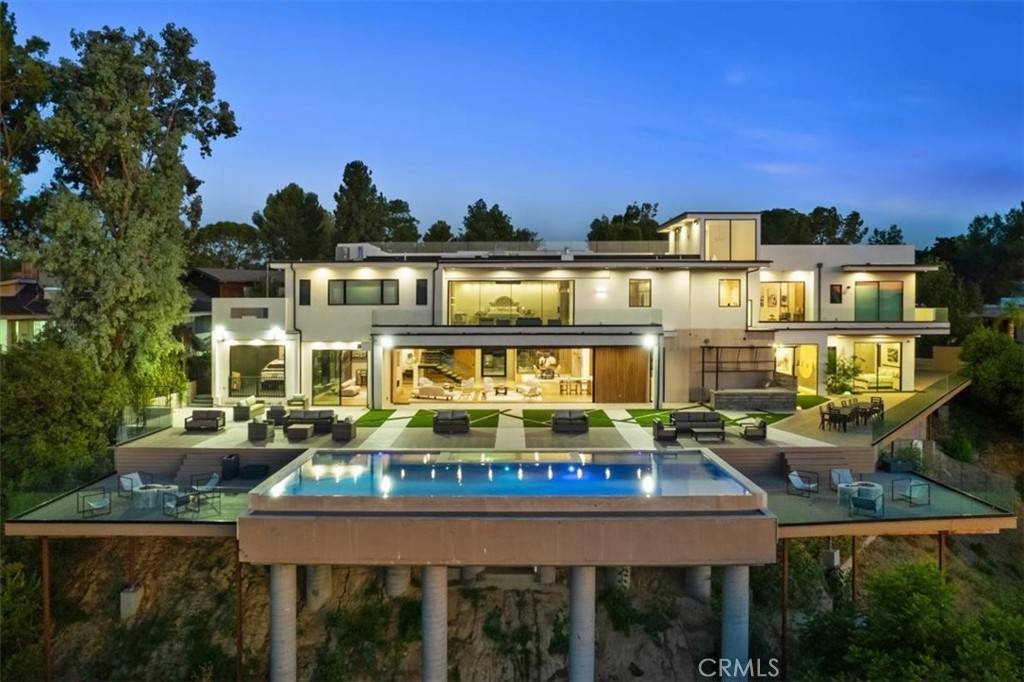 Encino, CA 91436,4125 Royal Crest PL