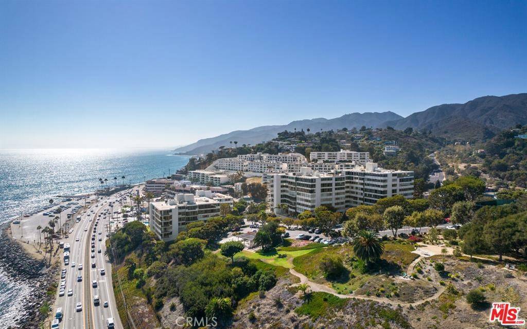 Pacific Palisades, CA 90272,17352 W Sunset BLVD #103