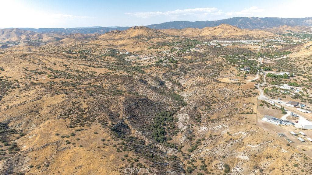 Agua Dulce, CA 91390,0 Windrush RD