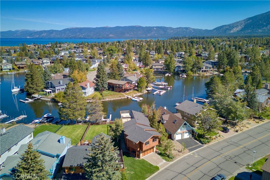 South Lake Tahoe, CA 96150,1859 Venice DR