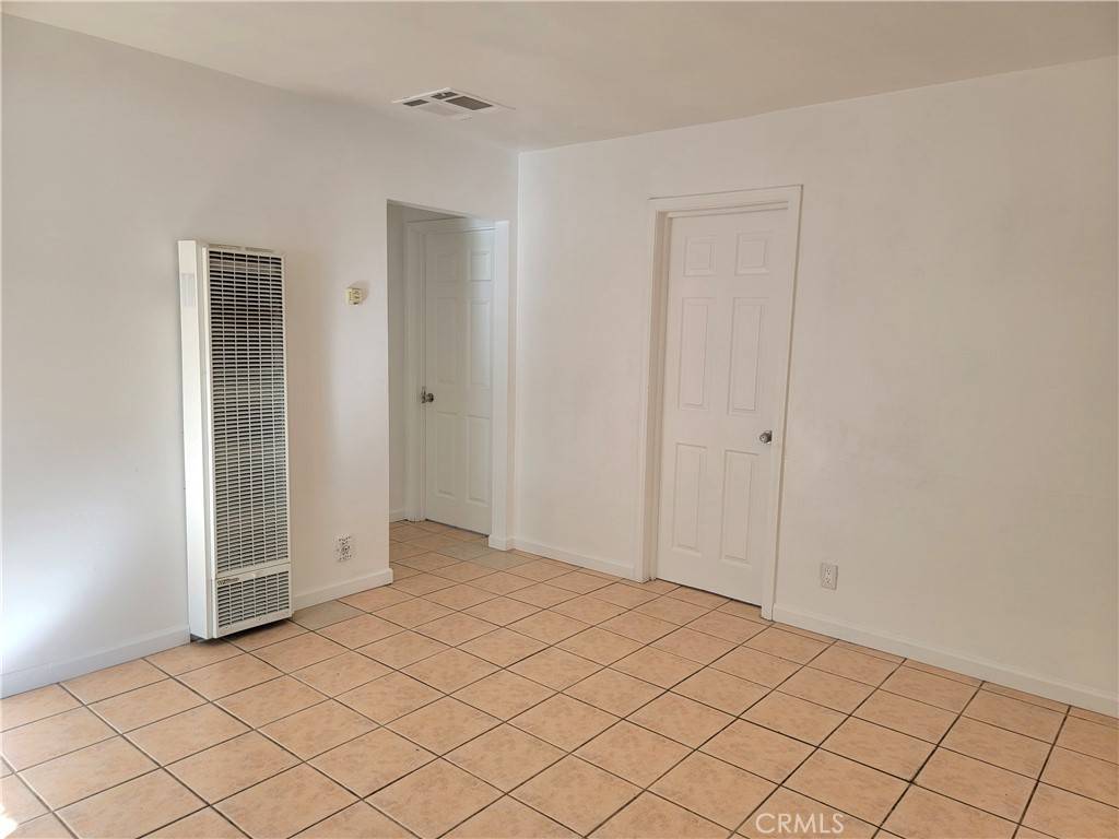 Palmdale, CA 93550,38442 25th