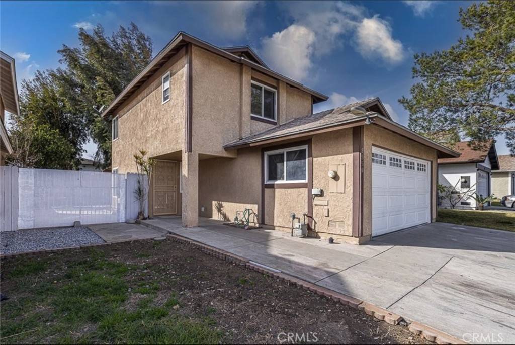 Fontana, CA 92335,8950 Summerwood WAY