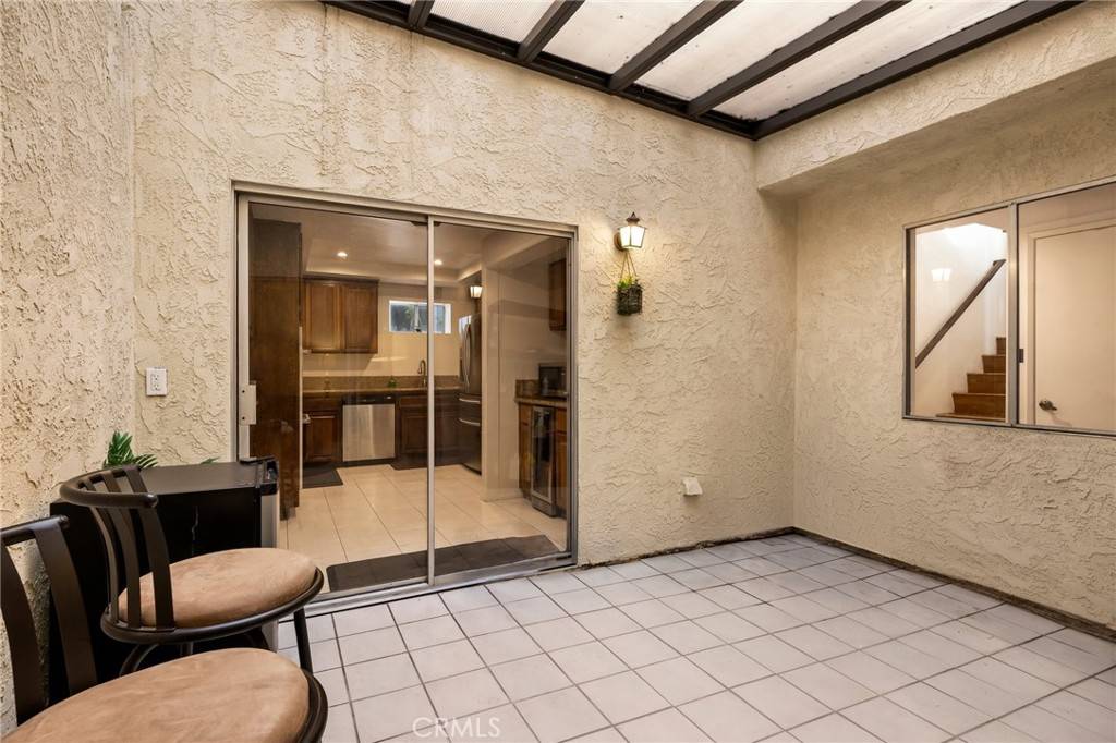 Woodland Hills, CA 91364,22663 Margarita DR