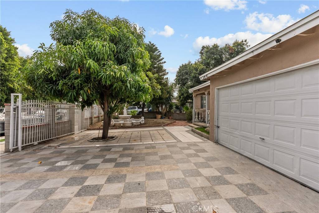 Panorama City, CA 91402,8729 Murietta AVE