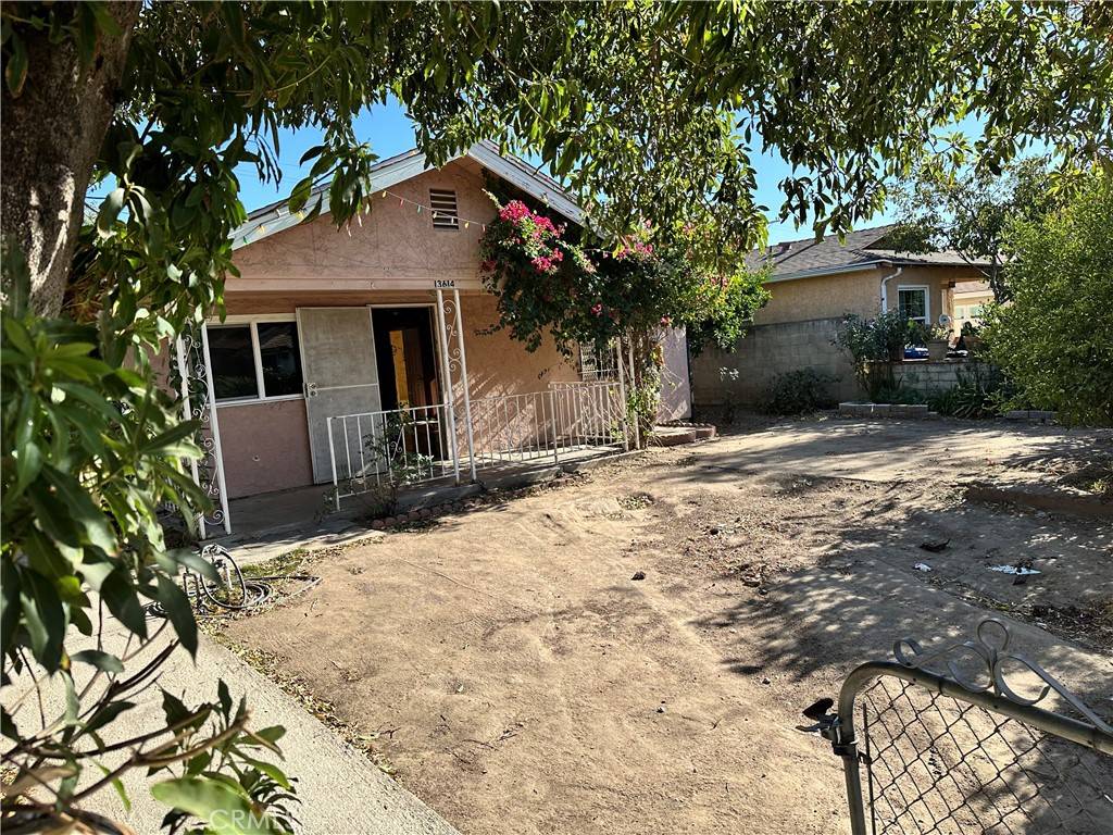 Sylmar, CA 91342,13614 Sayre ST