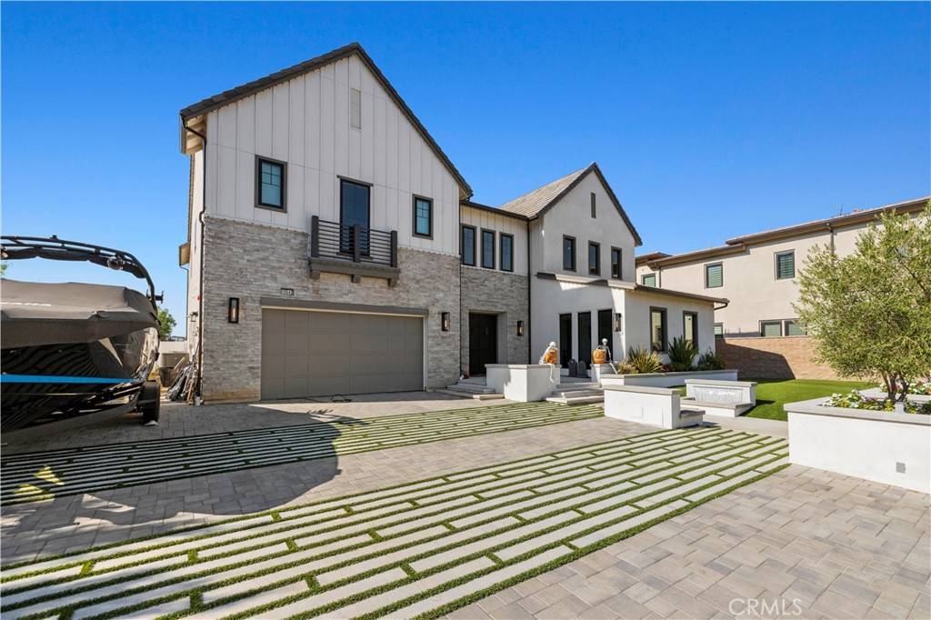 Chatsworth, CA 91311,10542 Wood Briar CT