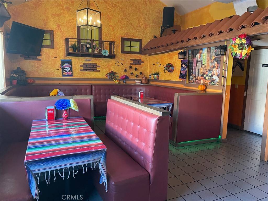 Arleta, CA 91331,8936 Woodman AVE #D,F