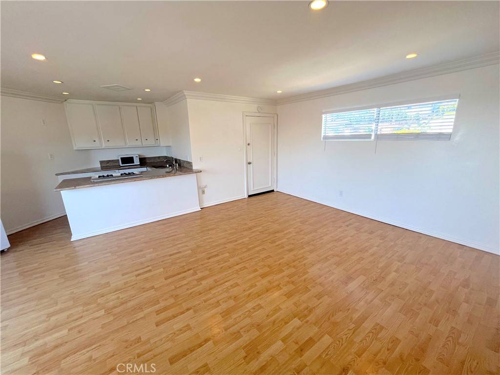 Laguna Beach, CA 92651,100 Cliff DR #10