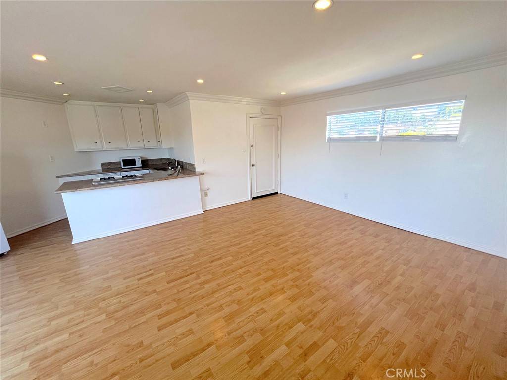 Laguna Beach, CA 92651,100 Cliff DR #10