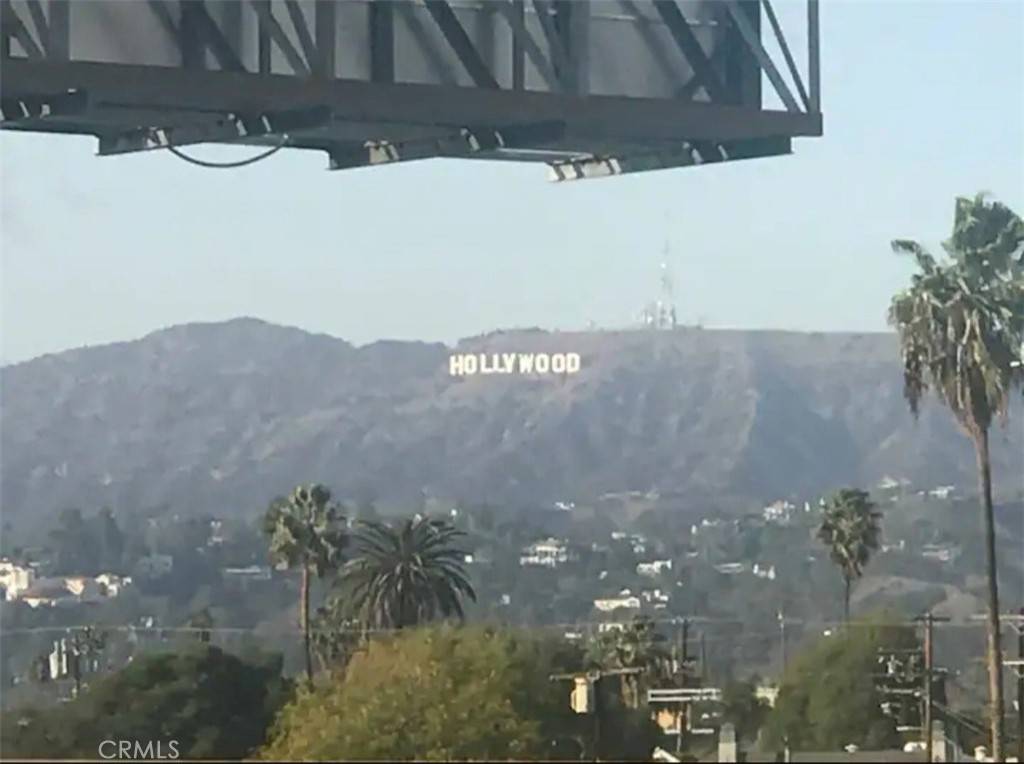 Los Angeles, CA 90004,532 N Berendo ST