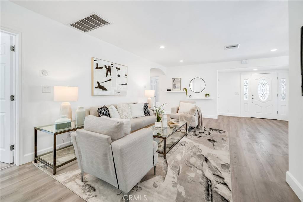 Tarzana, CA 91335,19120 Jovan ST
