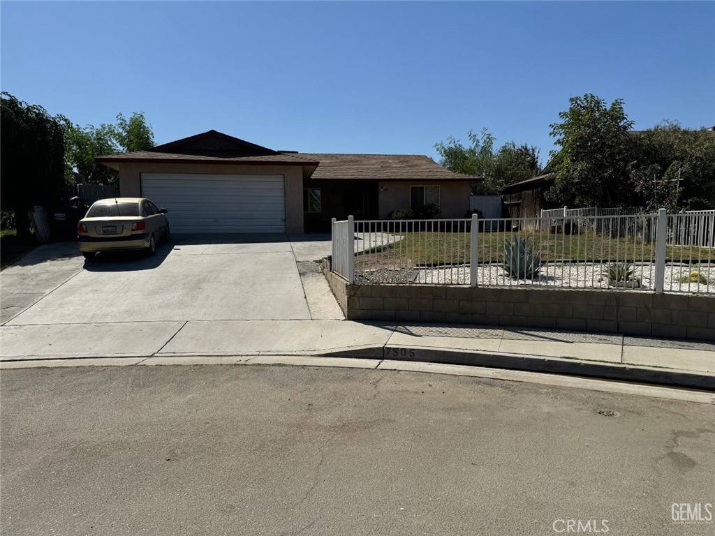 Lamont, CA 93241,7505 Lynett CT