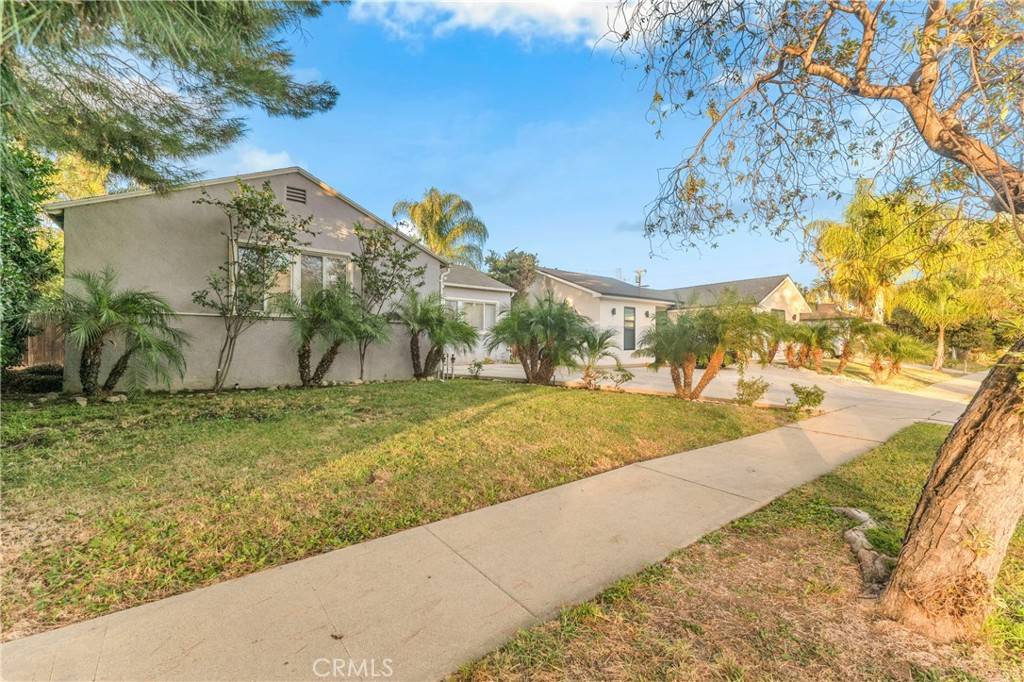 Reseda, CA 91335,19119 Lemay ST