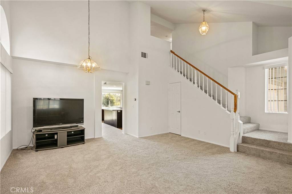 Saugus, CA 91350,22125 Pamplico DR