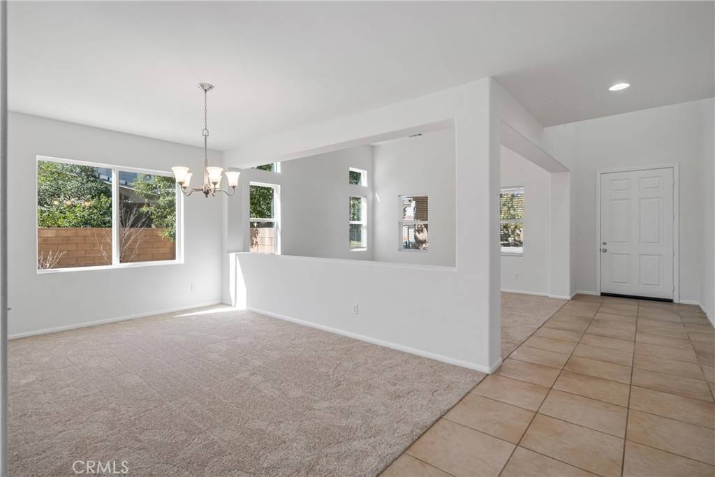 7146 La Sarra DR Lancaster, CA 93536
