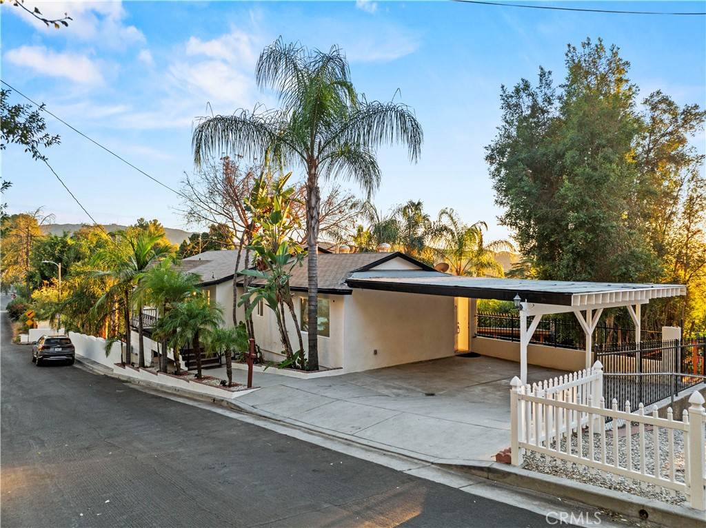 Tujunga, CA 91042,10941 Cardamine PL