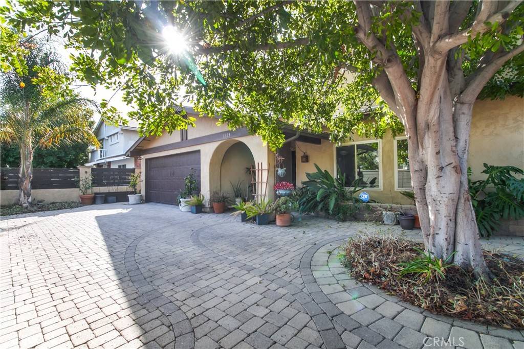 Tarzana, CA 91335,6323 Geyser AVE
