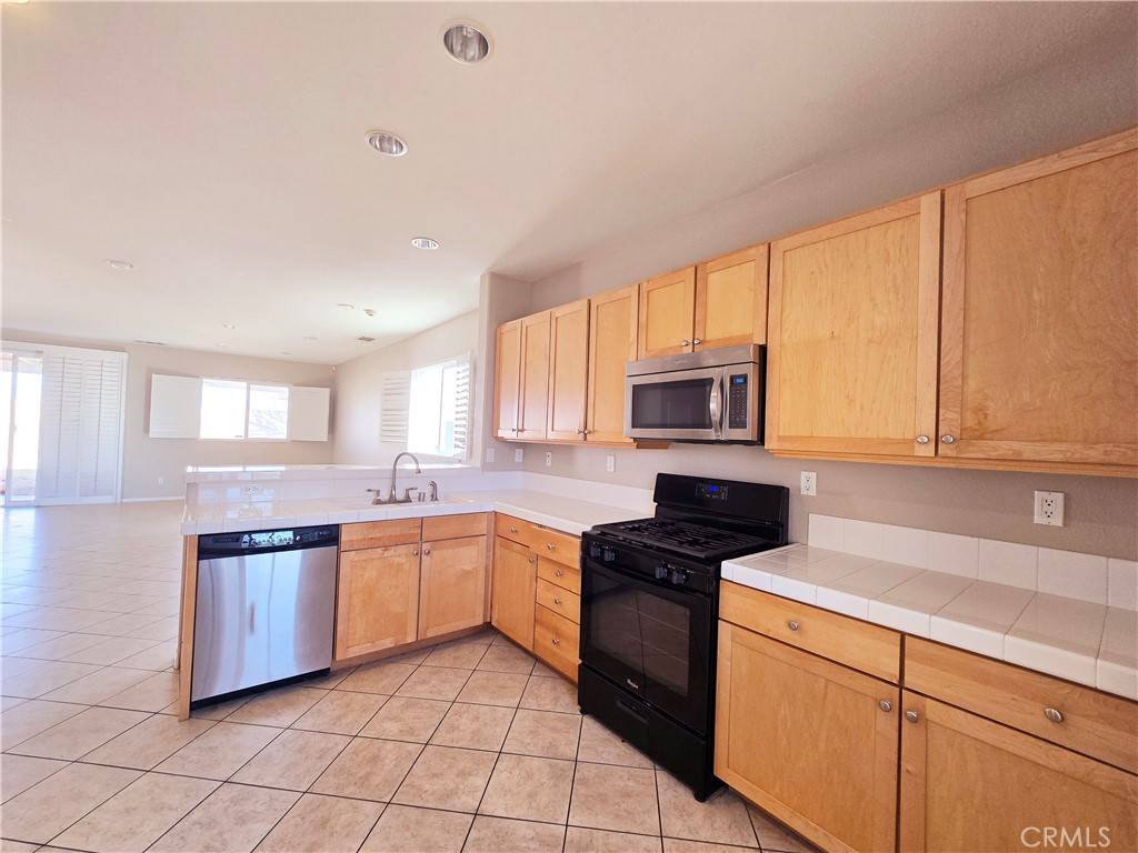 Lancaster, CA 93536,5765 W Avenue K2