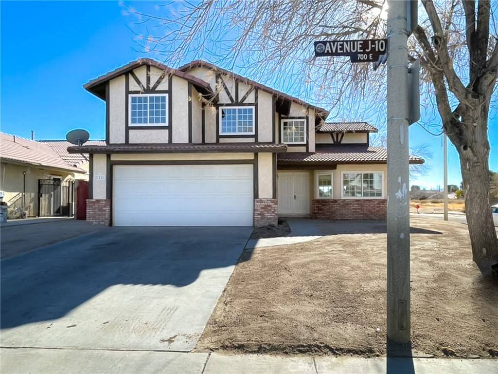 Lancaster, CA 93535,702 E Avenue J10