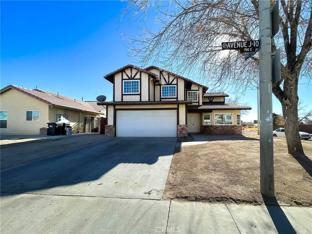 Lancaster, CA 93535,702 E Avenue J10