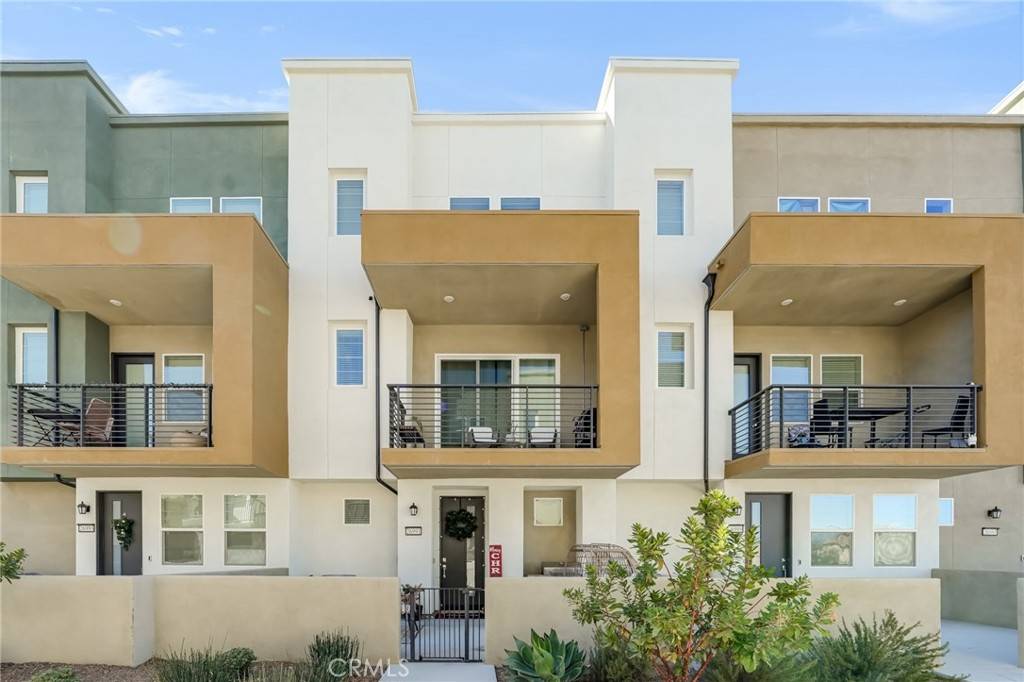 Valencia, CA 91381,26991 Hummingbird LN