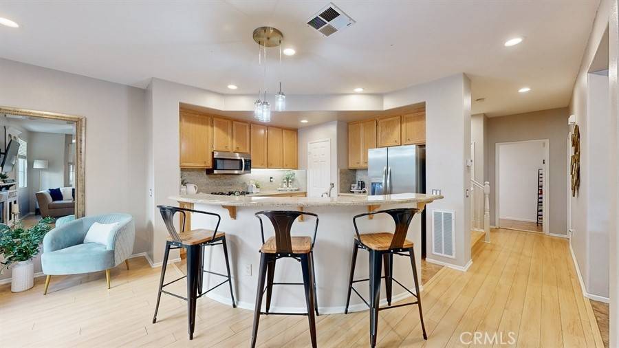 Valencia, CA 91354,24205 Larkspur CT