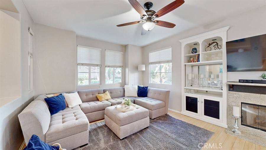Valencia, CA 91354,24205 Larkspur CT