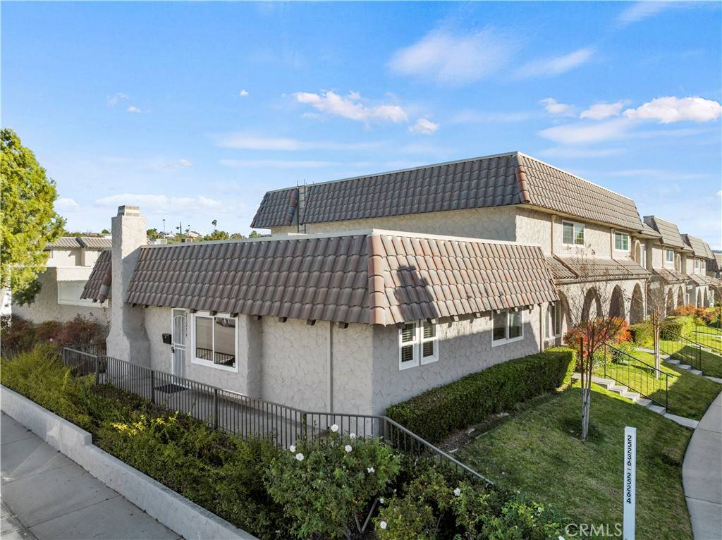 Newhall, CA 91321,25236 Avenida Dorena