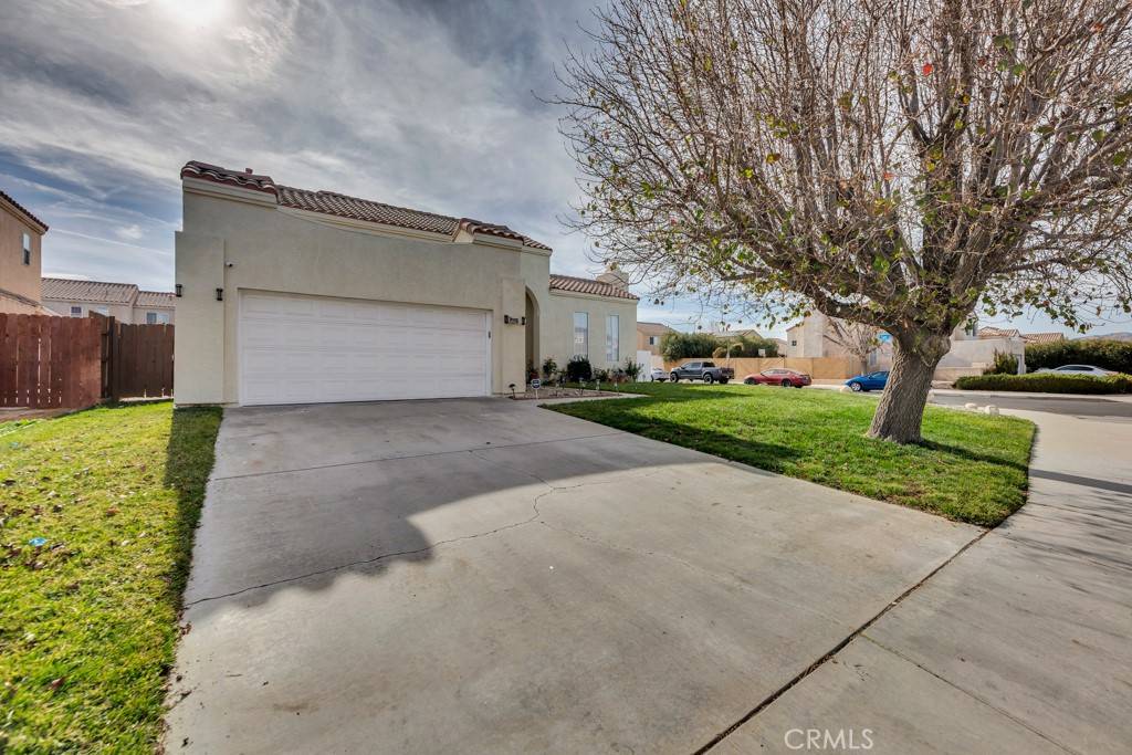 Palmdale, CA 93550,3744 Hollowglen DR