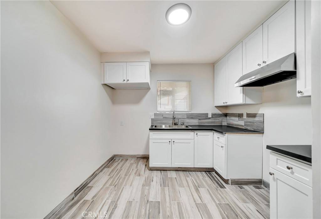 Van Nuys, CA 91401,14233 1/2 Sylvan ST