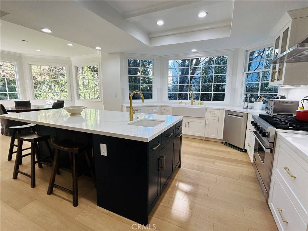 Agoura Hills, CA 91301,5915 Bainbridge CT