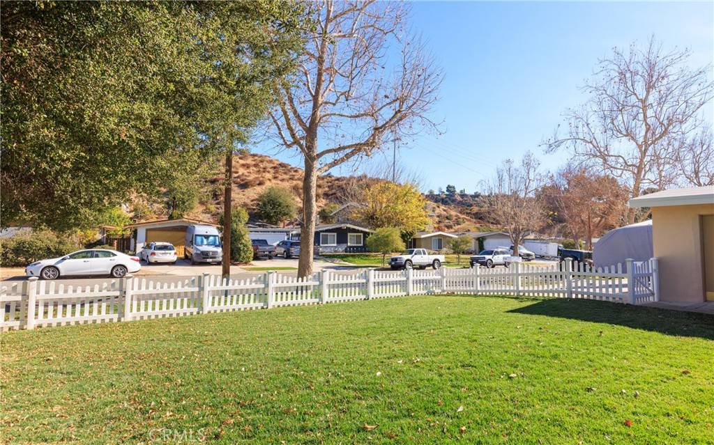 Saugus, CA 91350,27419 Santa Clarita RD