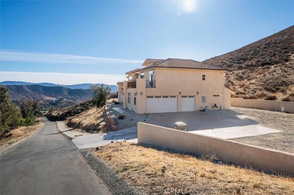 Agua Dulce, CA 91390,9455 Hierba RD