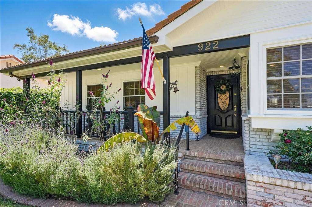 Simi Valley, CA 93065,922 Carefree DR
