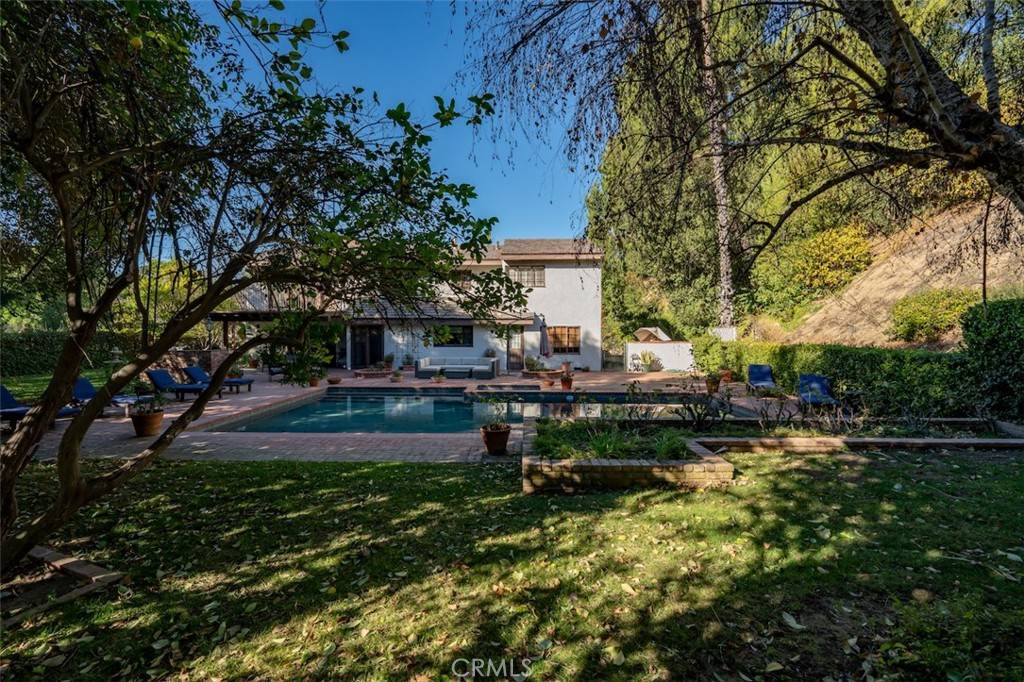 5250 Scott Robertson RD Hidden Hills, CA 91302