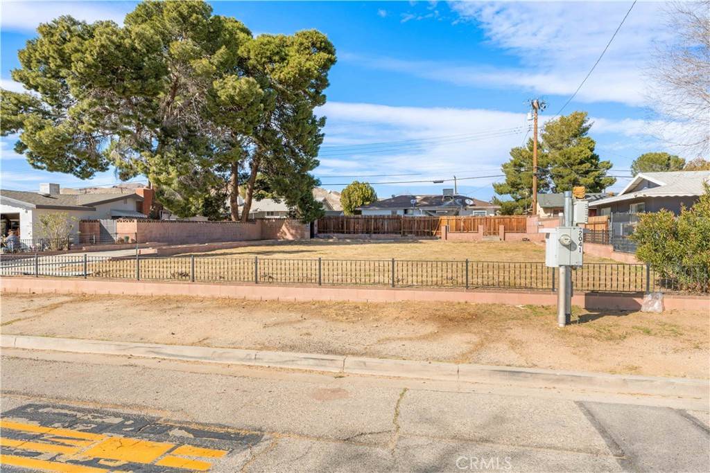 Rosamond, CA 93560,0 Roosewood
