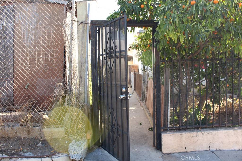 Los Angeles, CA 90042,600 S Avenue 60