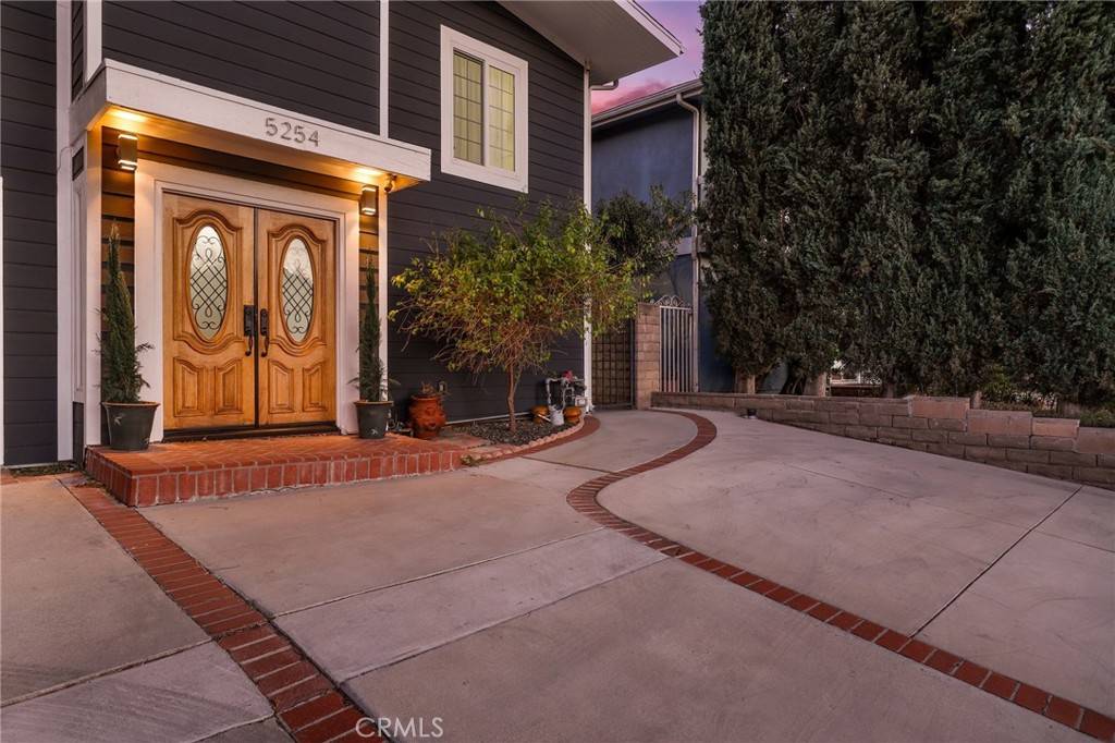 Woodland Hills, CA 91364,5254 Don Pio DR