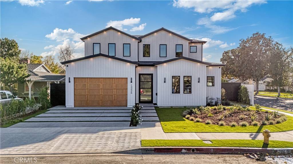 Sherman Oaks, CA 91423,13226 Morrison ST